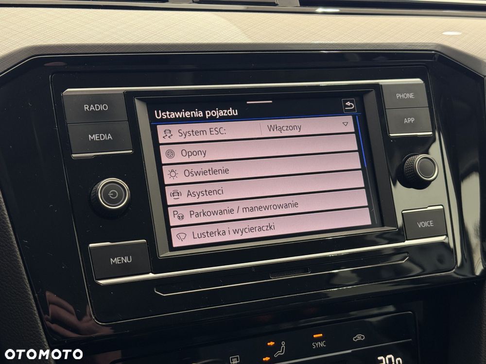 Volkswagen Passat - 29