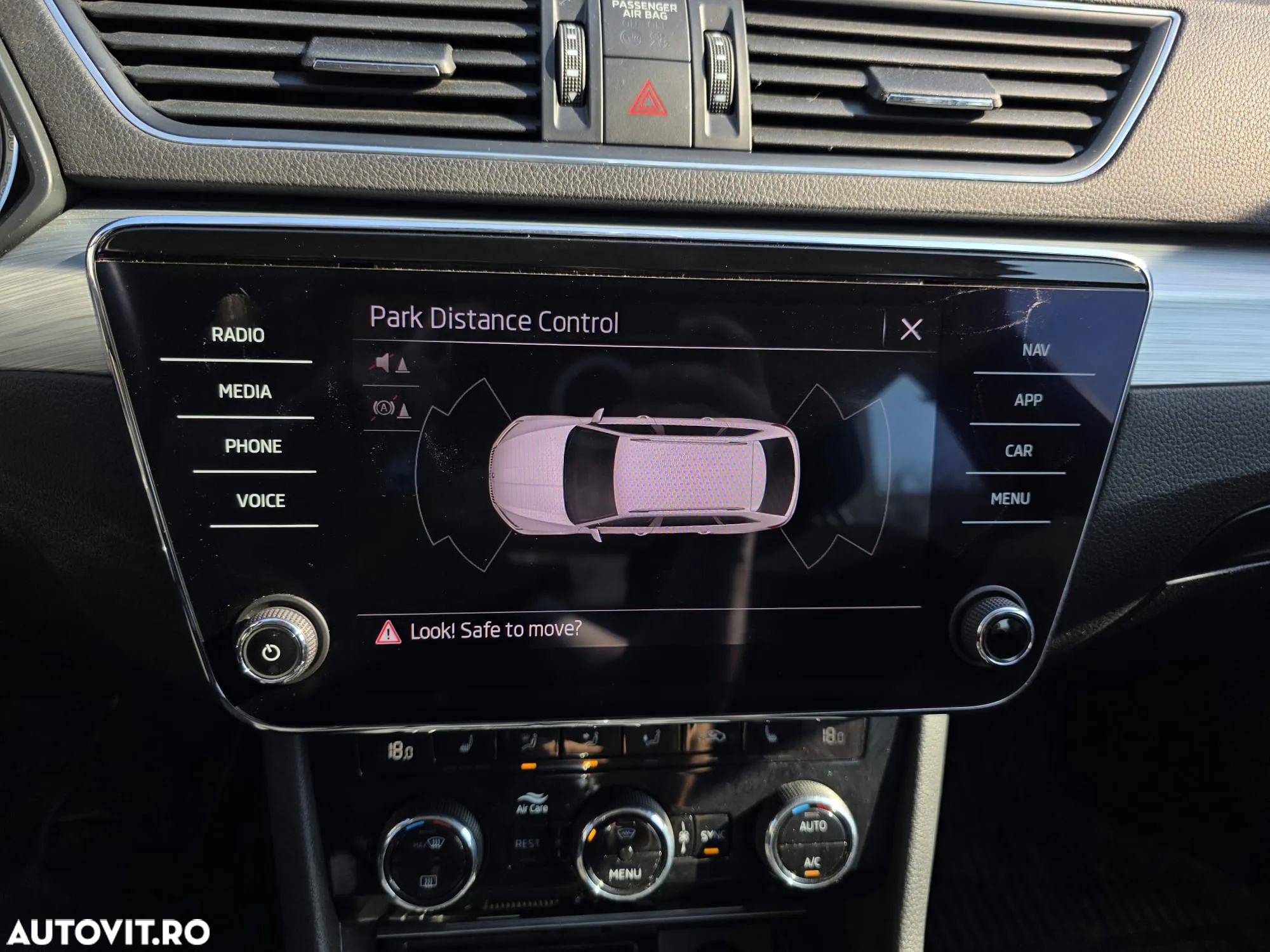 Skoda Superb Combi 2.0 TDI DSG Ambition - 15