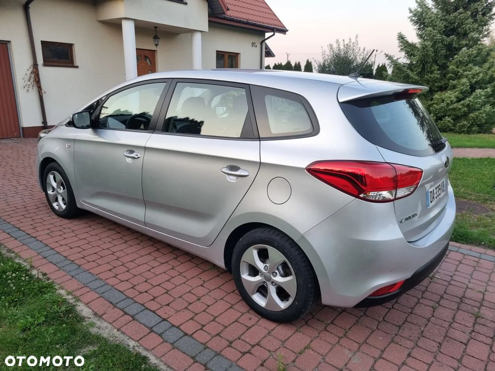 Kia Carens 1.7 CRDi M 7os - 6