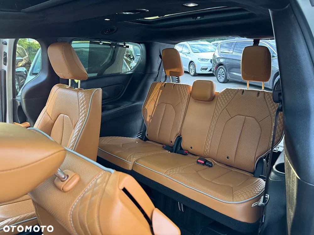 Chrysler Pacifica - 25