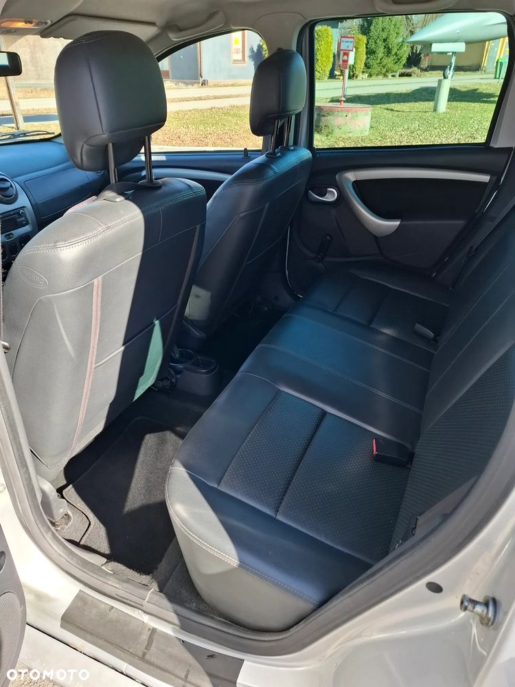 Dacia Duster 1.6 16V 105 4x4 Laureate - 13