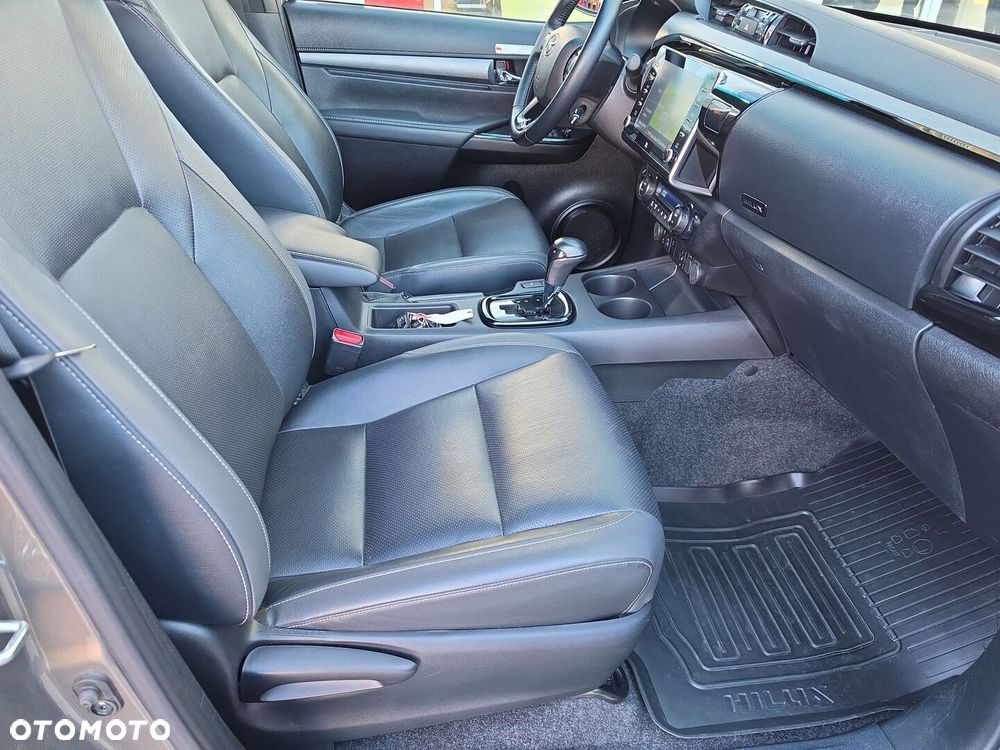 Toyota Hilux 2.8 D-4D Double Cab Invincible Sport 4x4 - 17
