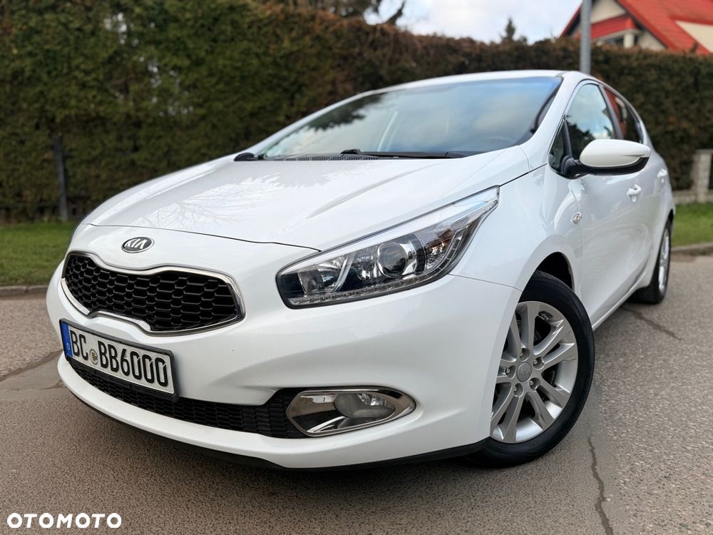 Kia Ceed - 13