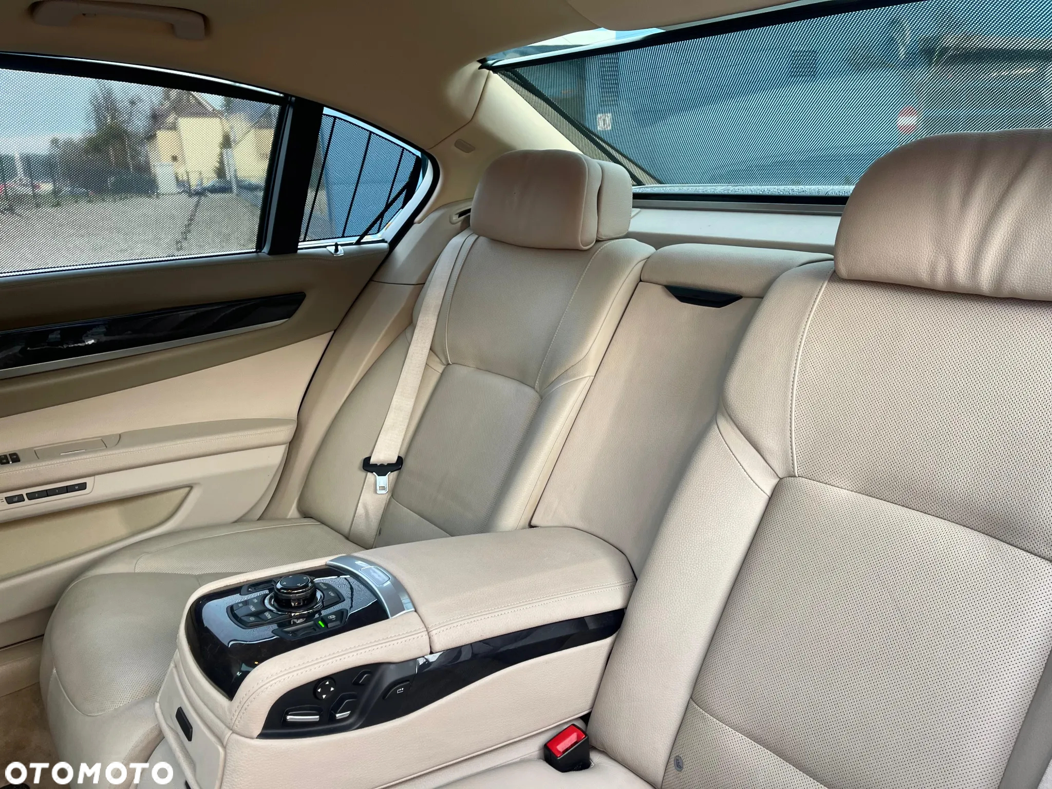 BMW Seria 7 750Li - 21