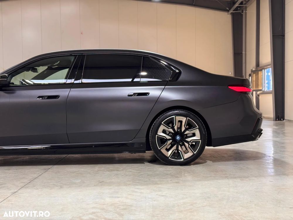 BMW M7 M760e xDrive AT PHEV - 16