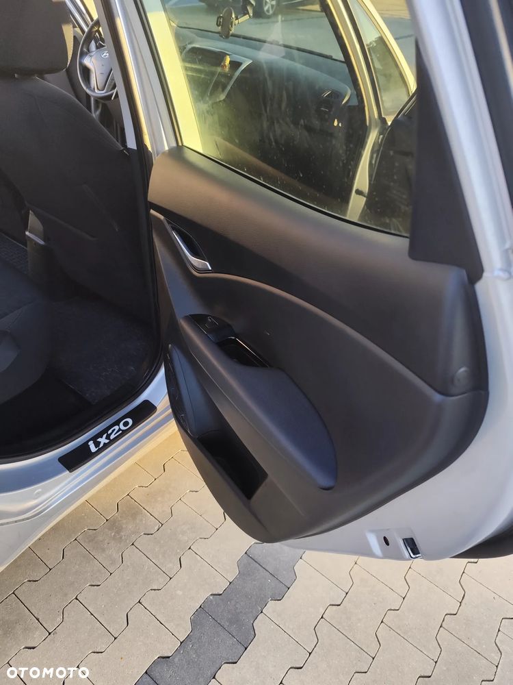 Hyundai ix20 1.4 Comfort - 22
