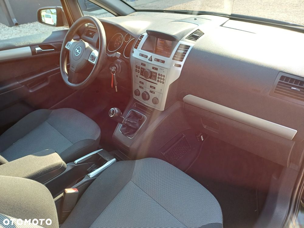Opel Zafira 1.8 Family - 18