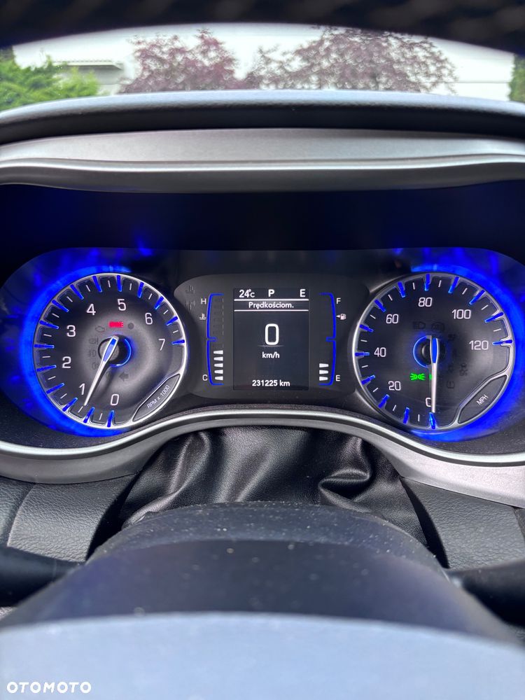 Chrysler Pacifica - 18