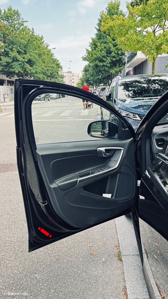 Volvo V60 D4 Geartronic Black Line - 19