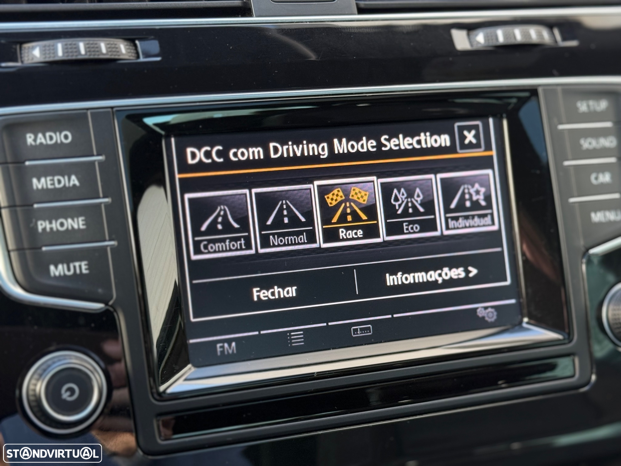 VW Golf 2.0 TSi R DSG - 23
