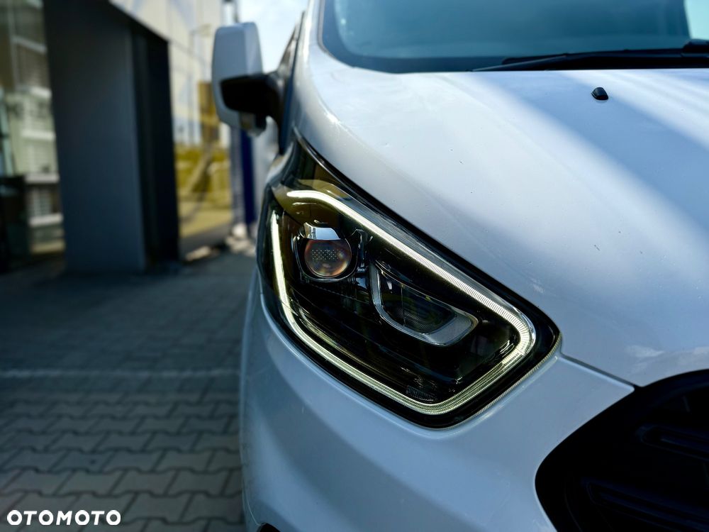 Ford TRANSIT CUSTOM - 10