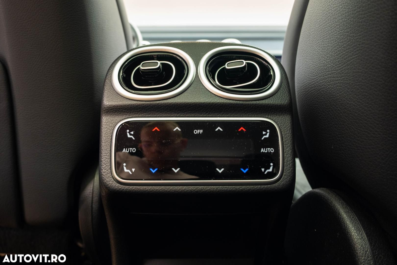 Mercedes-Benz C 300 4Matic T 9G-TRONIC - 28