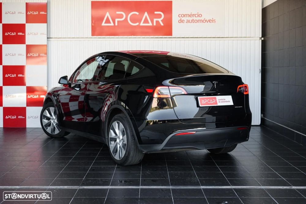 Tesla Model Y Long Range Dual Motor AWD - 8