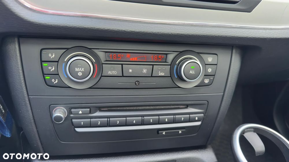 BMW X1 sDrive18d xLine - 31