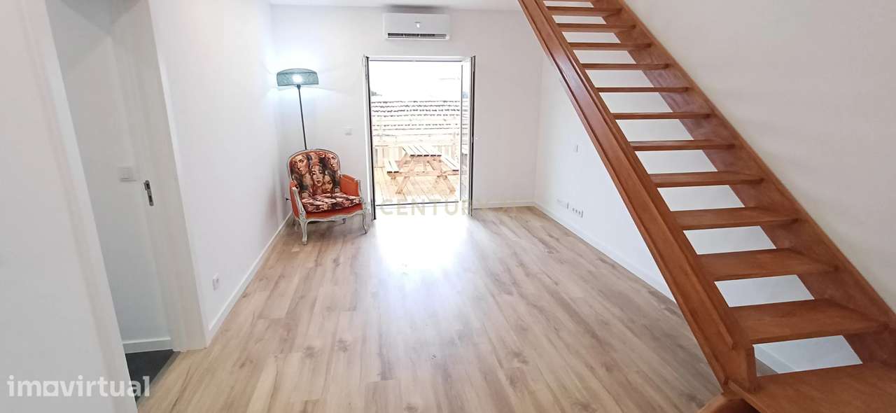 MORADIA T2 com JARDIM * Bairro tranquilo Cova Piedade Almada * 25 min - Grande imagem: 2/40