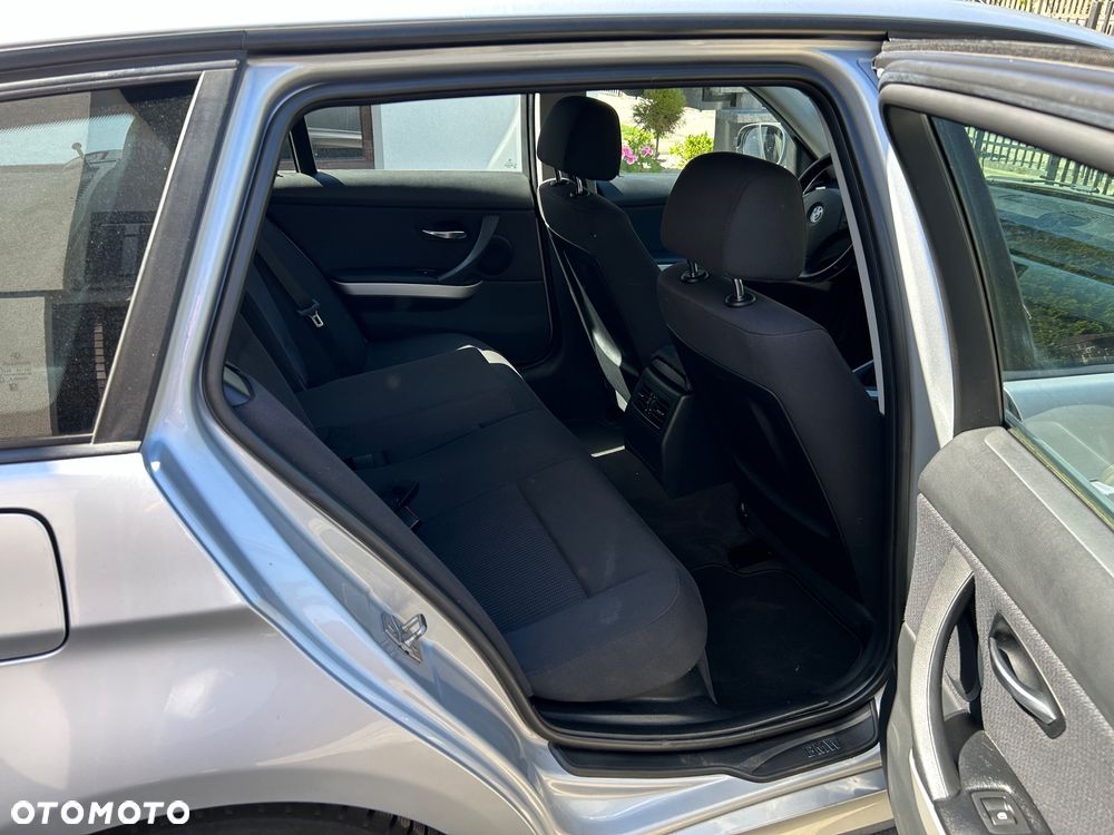 BMW Seria 3 318i Edition Exclusive - 9