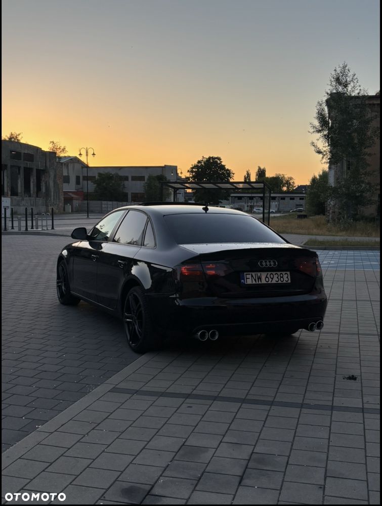 Audi A4 Limousine - 3
