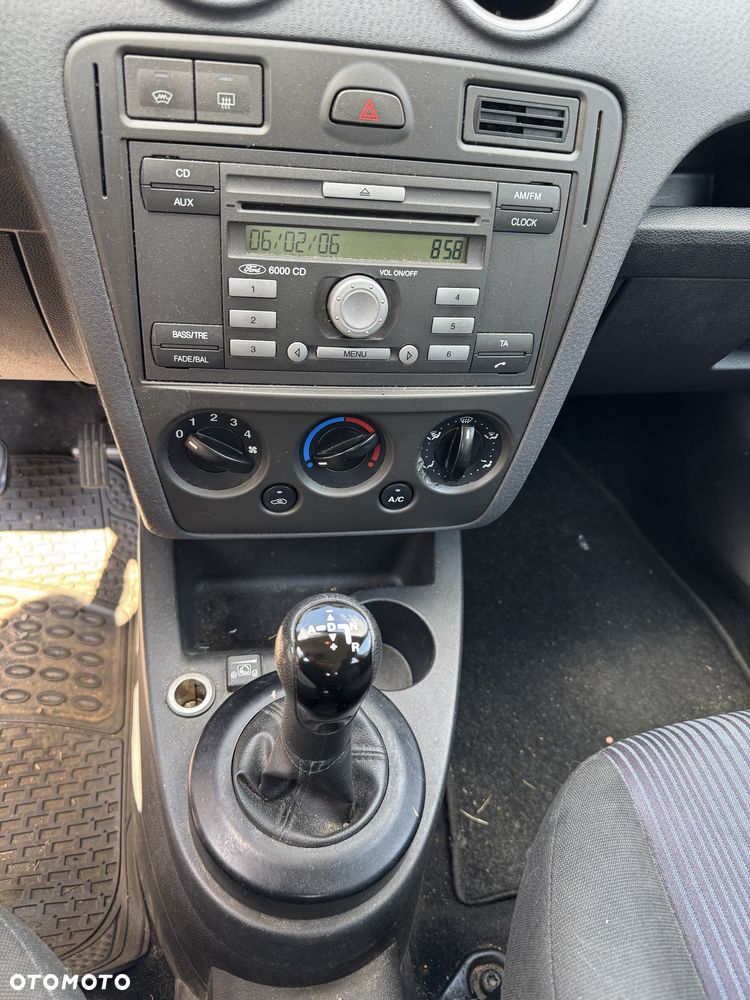 Ford Fusion - 8