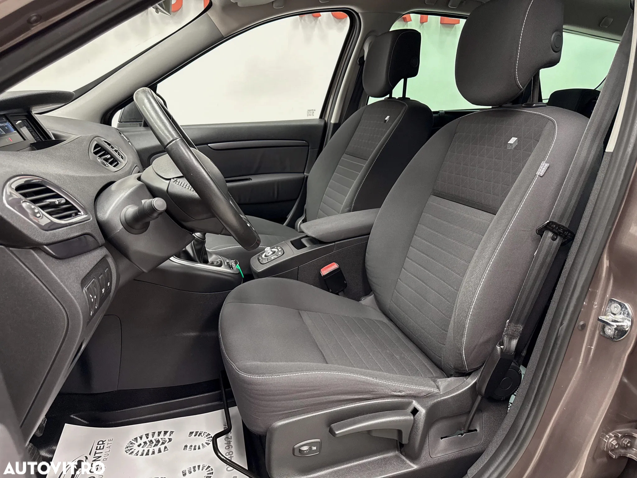 Renault Grand Scenic dCi 110 LIMITED - 7