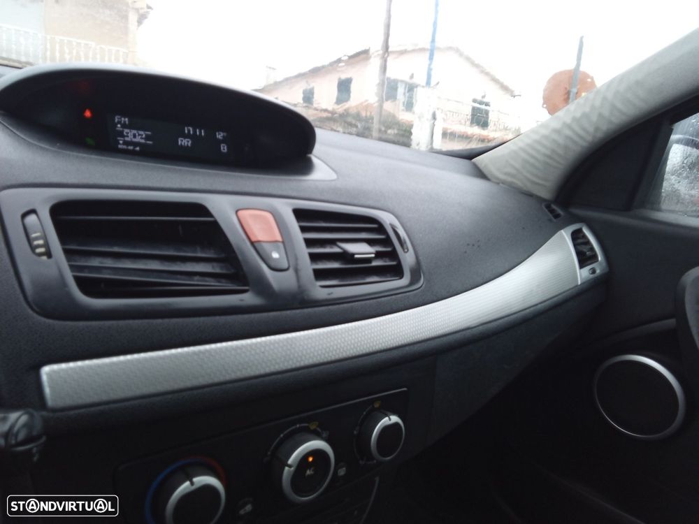 Renault Mégane Sport Tourer 1.5 dCi Comfort SS - 12