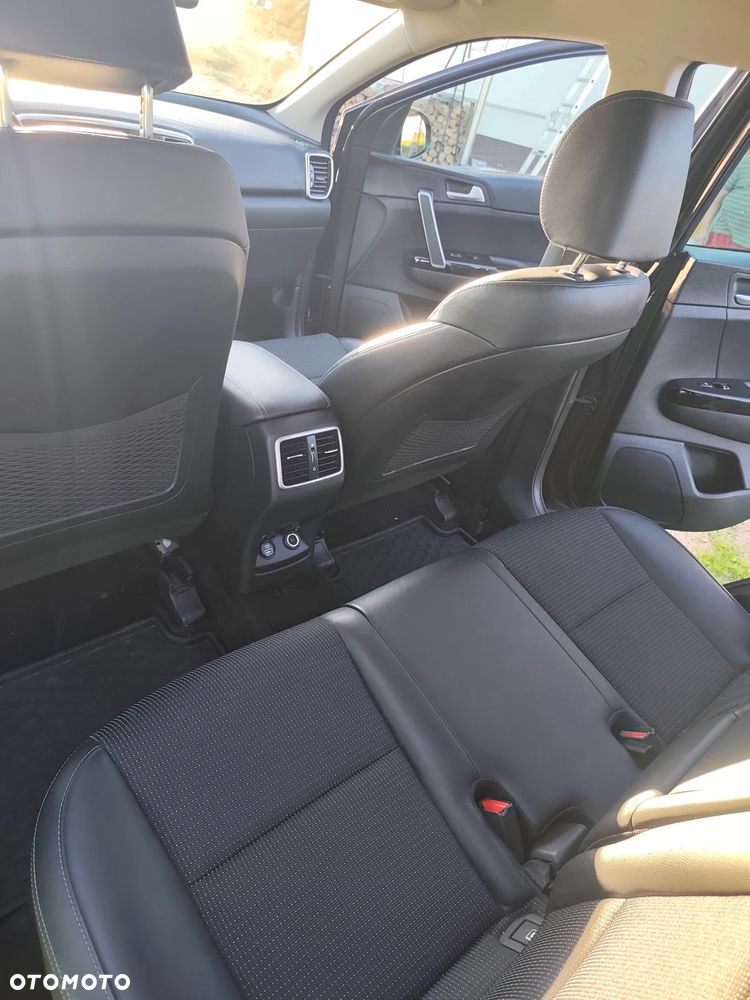 Kia Sportage 1.6 CRDI AWD Eco-Dynamics+ (48V M-H) DCT Black Edition - 12