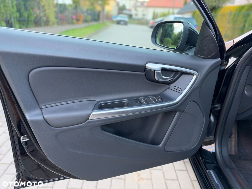 Volvo S60 D4 Momentum - 23