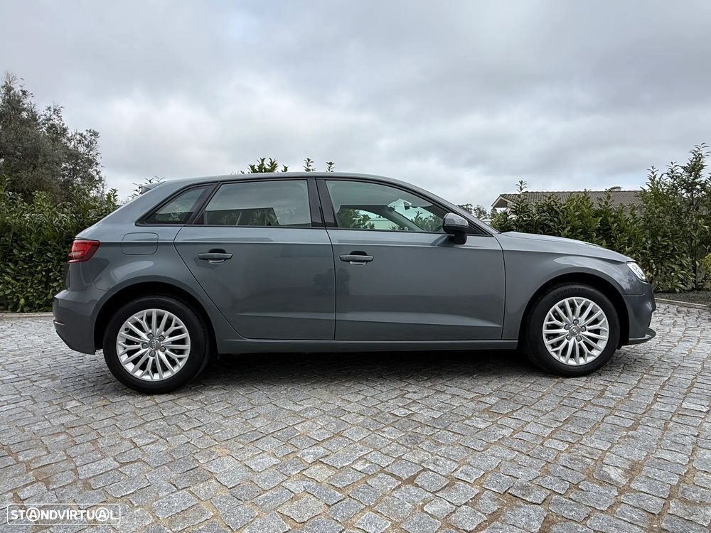 Audi A3 Sportback 1.6 TDI Advance - 13
