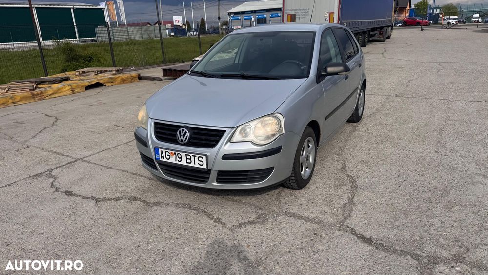 Volkswagen Polo 1.2 Attractive - 1