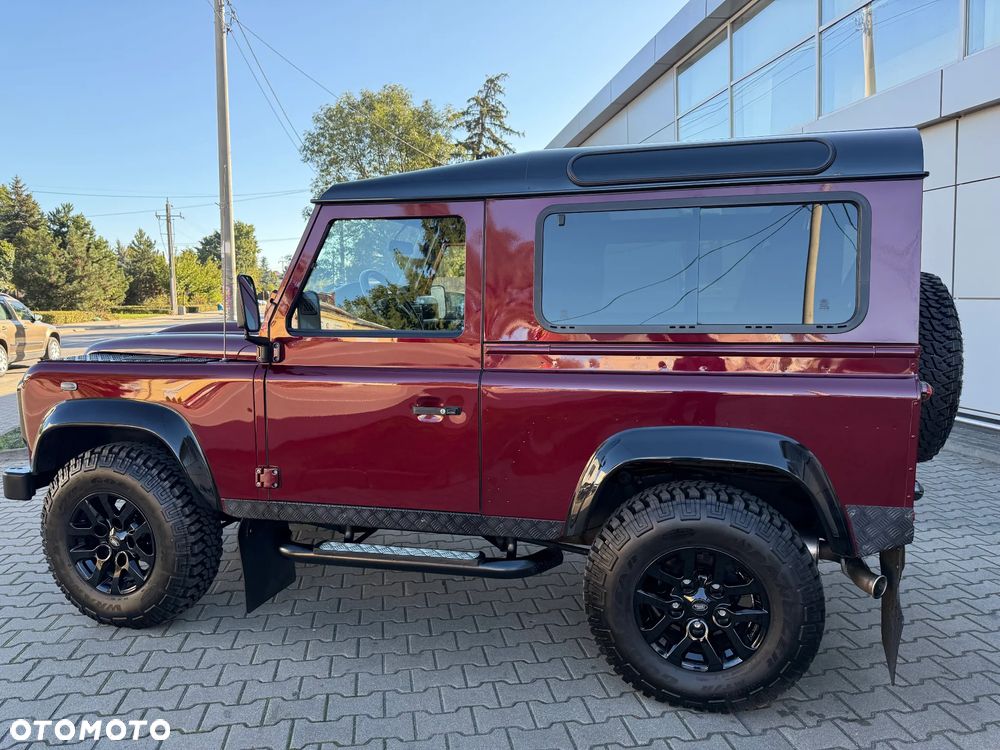 Land Rover Defender - 12
