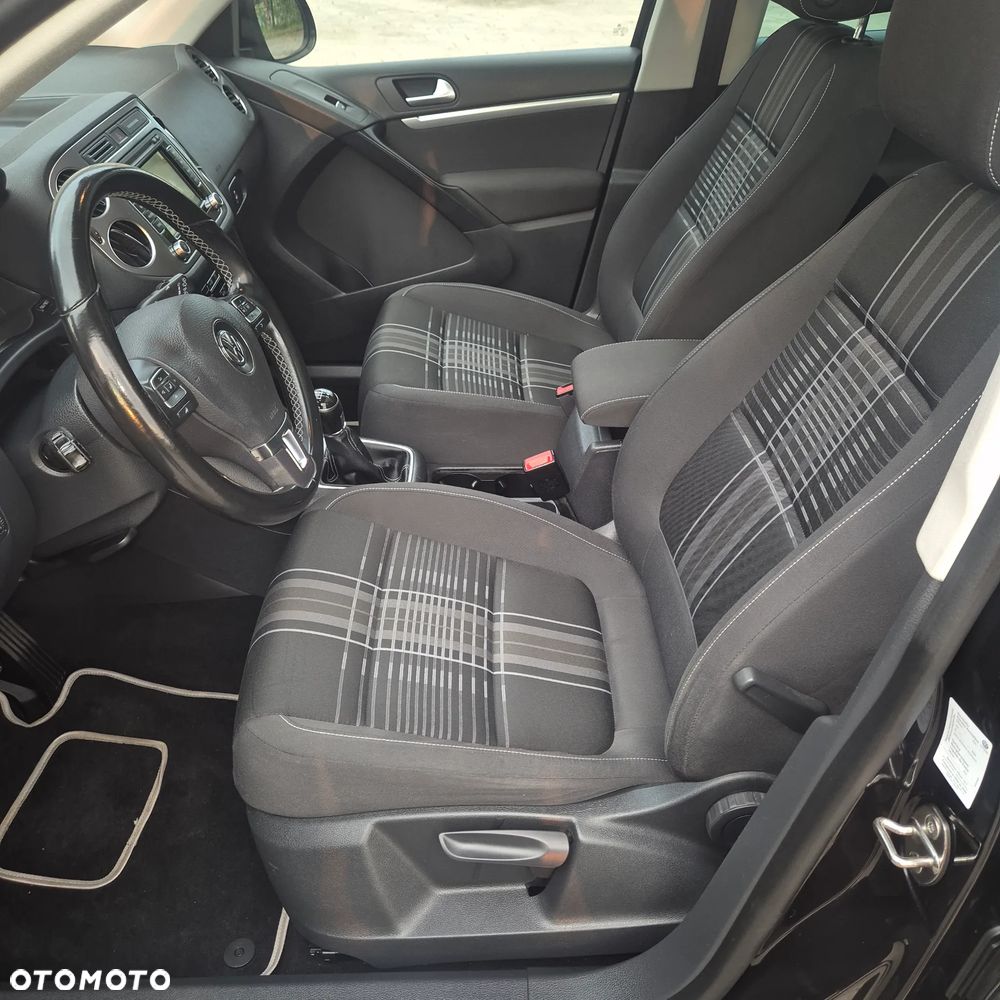 Volkswagen Tiguan 2.0 TDI DPF 4Motion BlueMotion Technology Lounge Sport & Style - 32