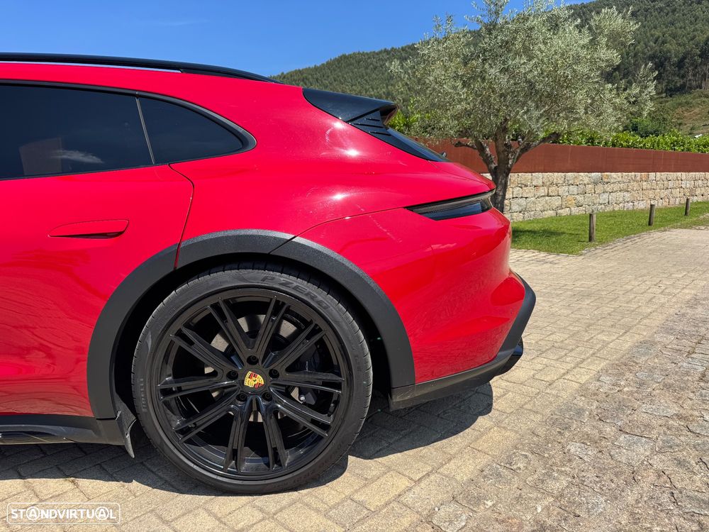 Porsche Taycan Cross Turismo 4 - 20