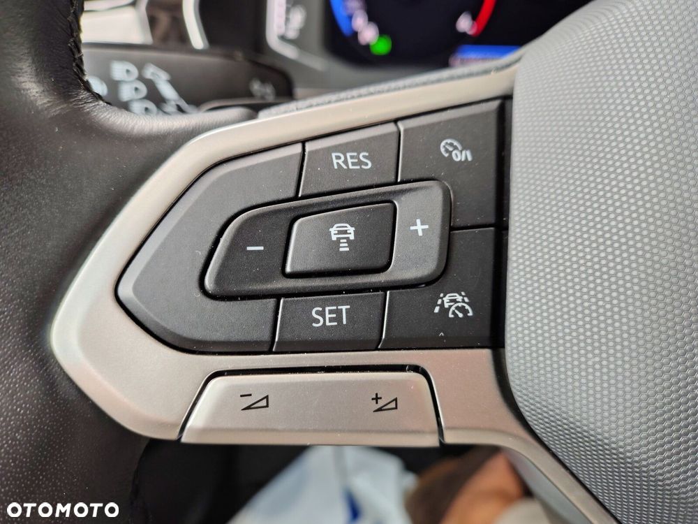 Volkswagen Passat - 26