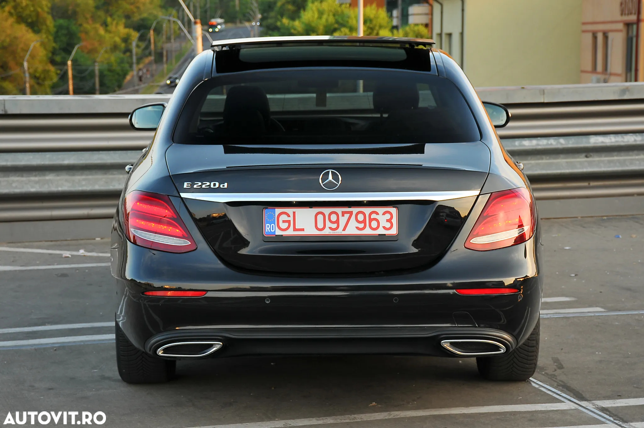 Mercedes-Benz E 220 d 9G-TRONIC - 9