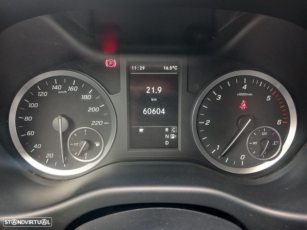Mercedes-Benz Vito 116 CDI Furgão Standard - 10
