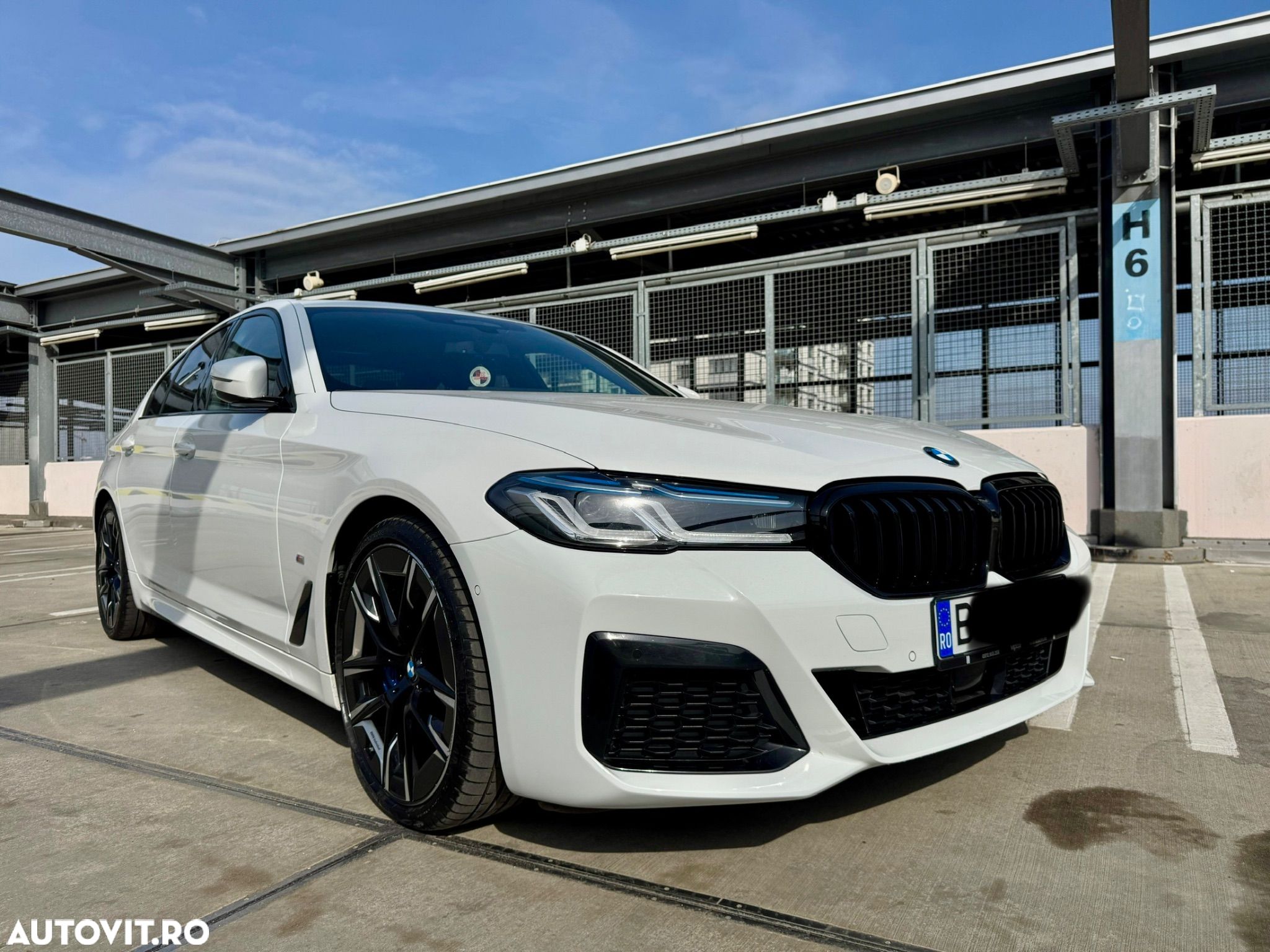 BMW Seria 5 530d xDrive AT MHEV - 1