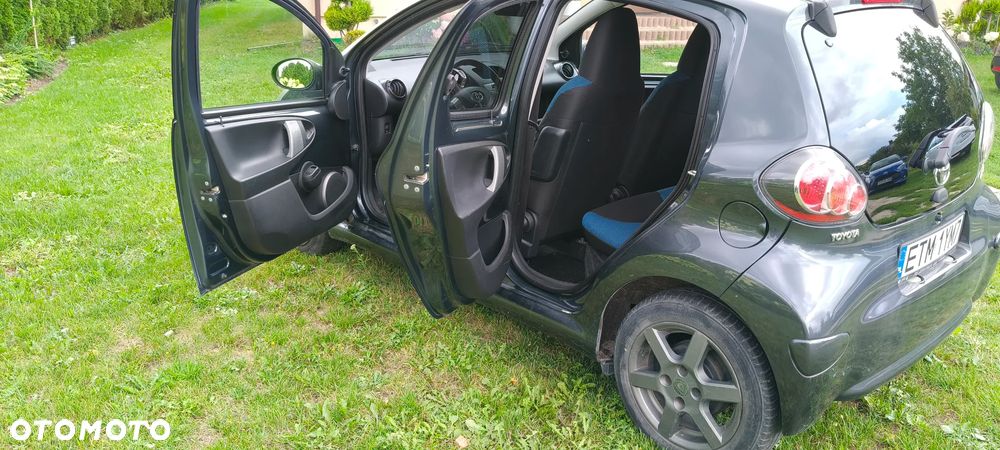 Toyota Aygo Connect - 12