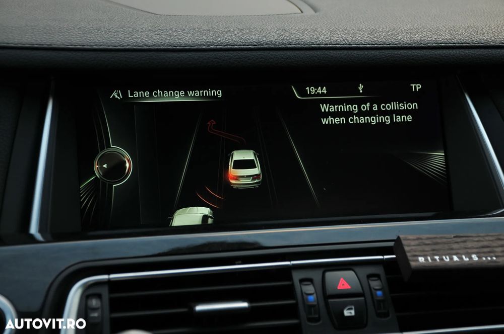 BMW Seria 7 740d xDrive - 33