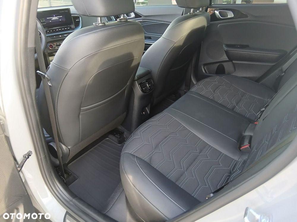 Kia XCeed 1.6 T-GDI Tribute DCT - 17