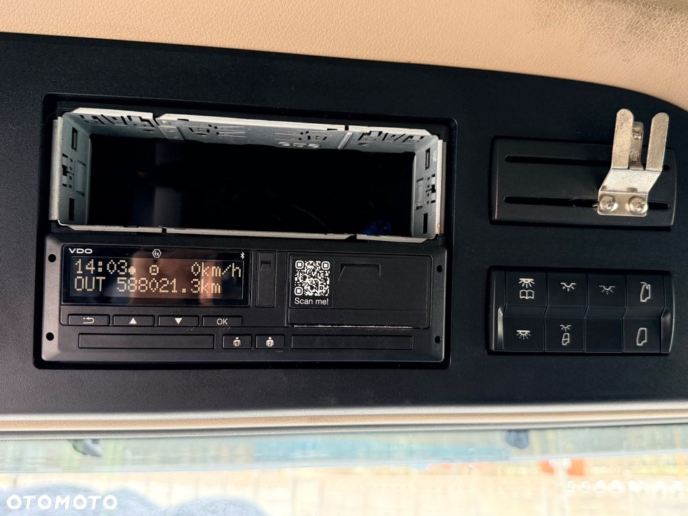 Mercedes-Benz Actros - 8