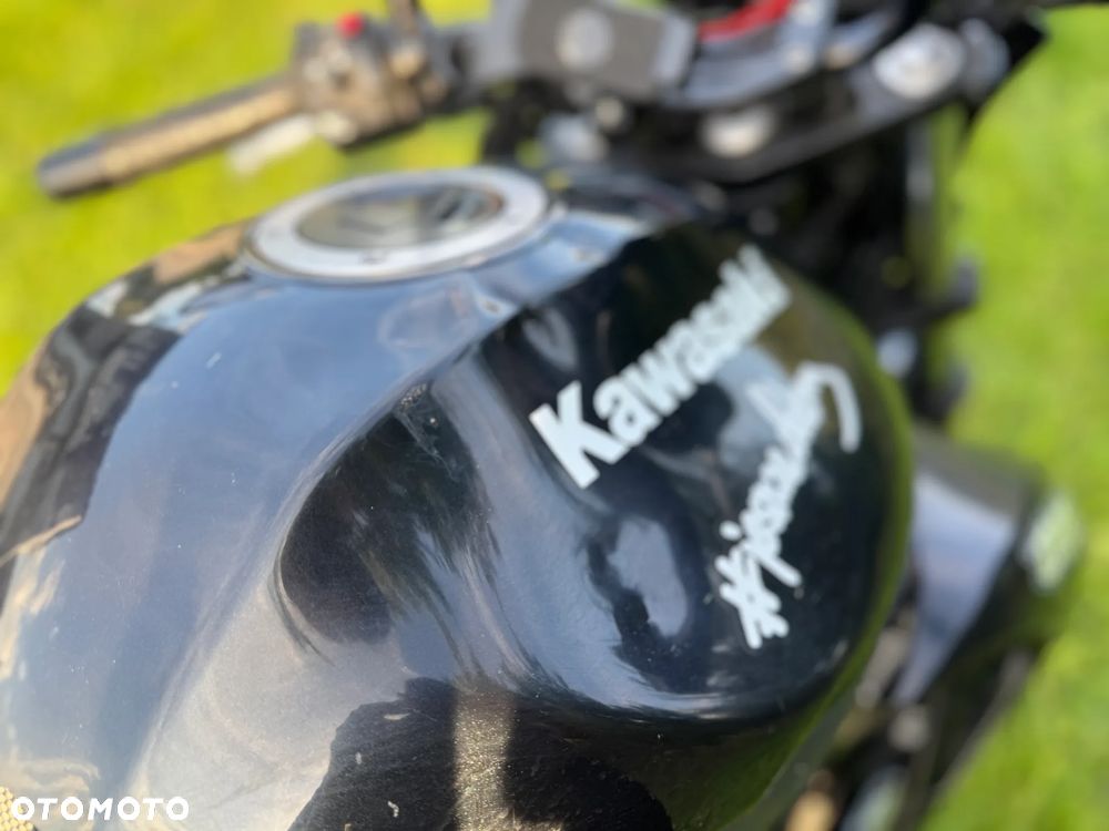 Kawasaki ER - 25