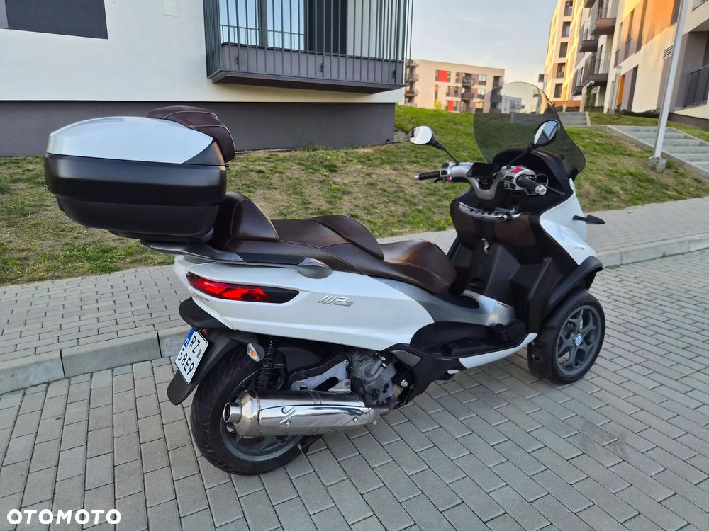 Piaggio MP-3 - 21