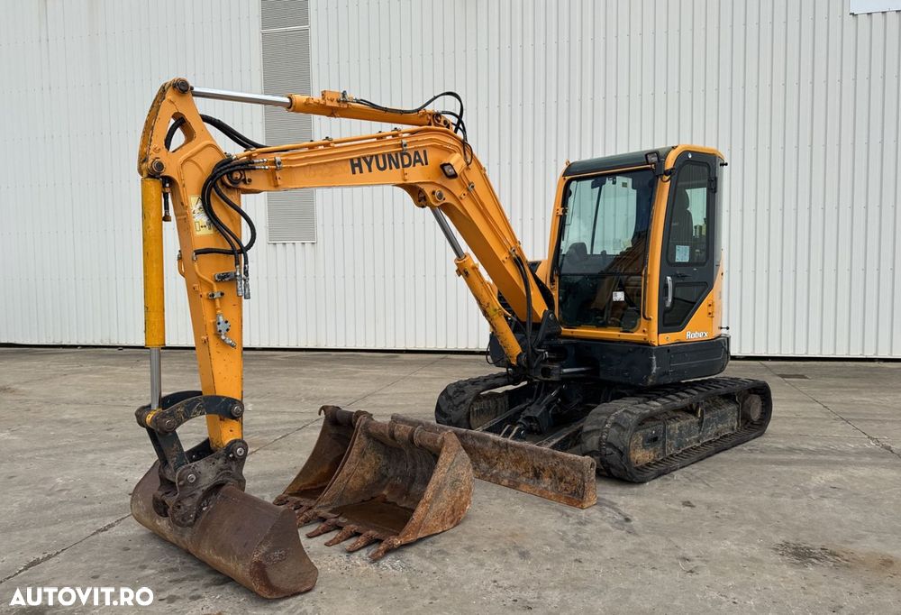 Hyundai R60CR Excavator - 1