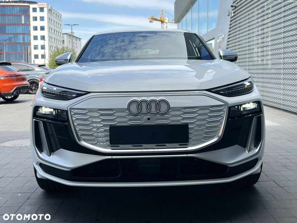 Audi Q6 e-tron - 13