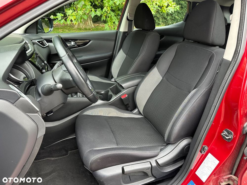 Nissan Qashqai - 25