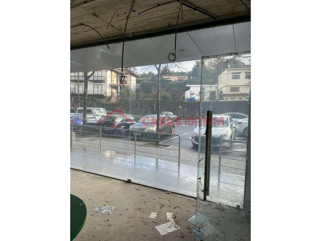 Loja para comércio no centro de Vale de Cambra - Grande imagem: 3/24
