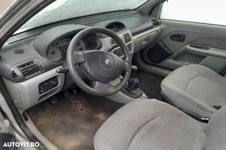Dezmembrez Renault Symbol 1 [2th facelift] [2005 - 2008] Sedan 1.5 dCi MT (80 hp) - 5