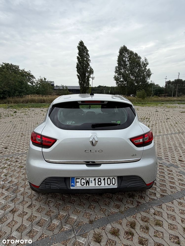 Renault Clio - 2