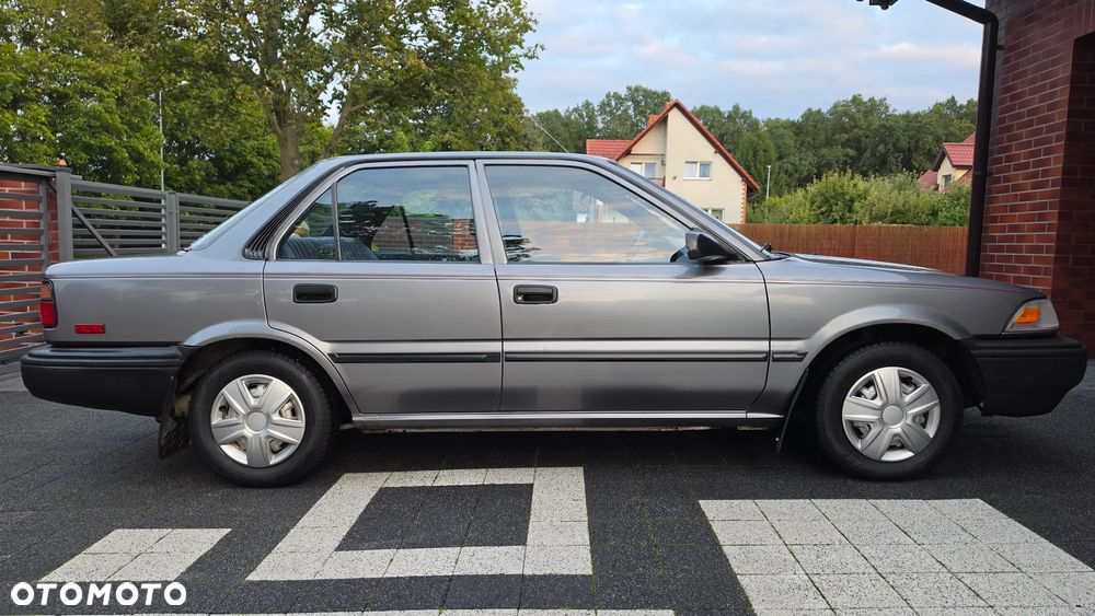 Toyota Corolla 1.6 GL - 2