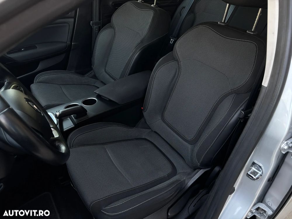 Renault Megane BLUE dCi 115 EDC BUSINESS EDITION - 28