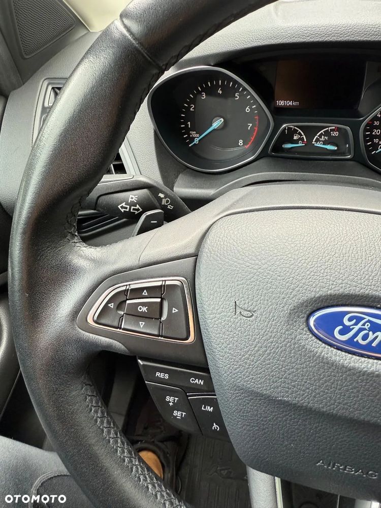 Ford Kuga - 13